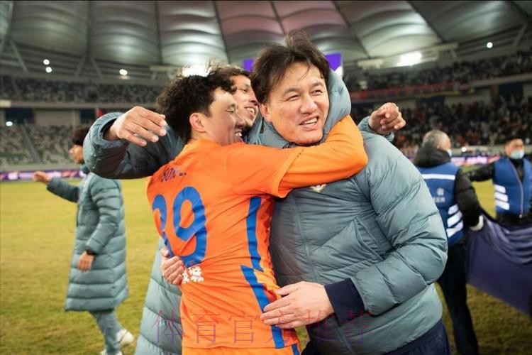 对话郝伟:无论在哪里都有橙色的陪伴,克雷桑停赛带来困难 对话郝伟:无论在哪里都有橙色的陪伴,克雷桑停赛带来困难